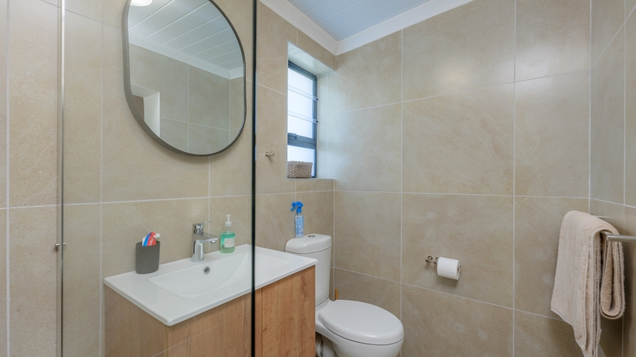 4 Bedroom Property for Sale in Struisbaai Western Cape